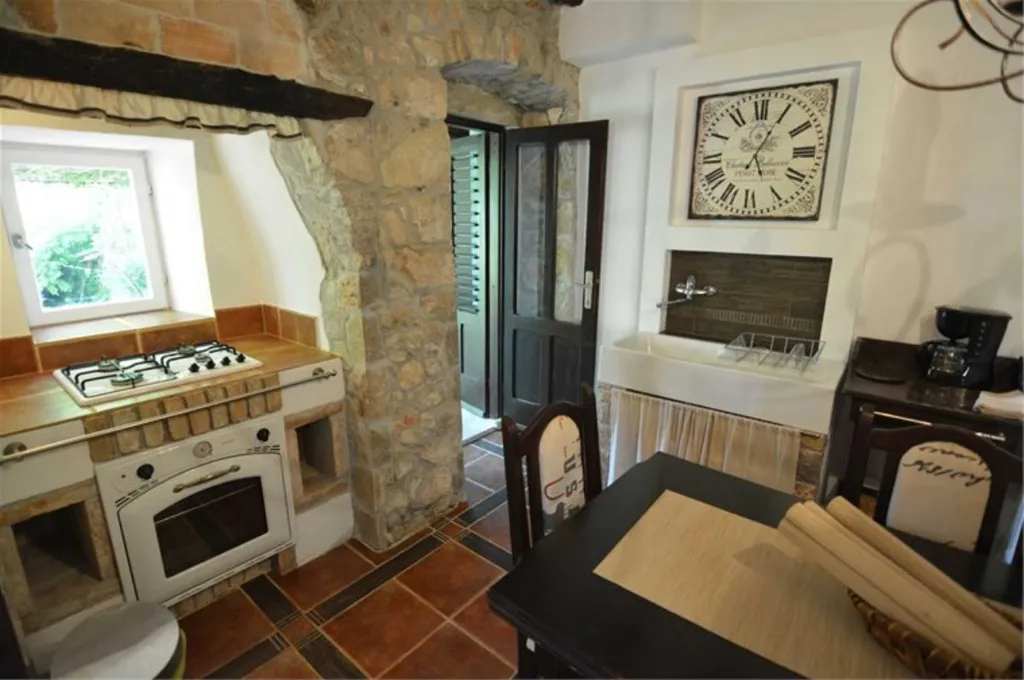 Veli Lošinj 2-Bedroom Apartment for 4 Guests