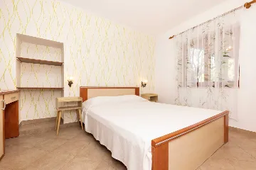 2-Bedroom Apartment in Mali Lošinj for 4 Guests