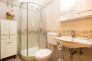 2-Bedroom Apartment in Mali Lošinj for 4 Guests