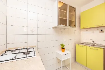 2-Bedroom Apartment in Mali Lošinj for 4 Guests