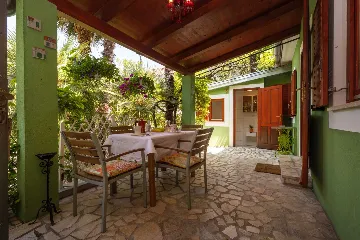 2-Bedroom Apartment in Mali Lošinj for 4 Guests