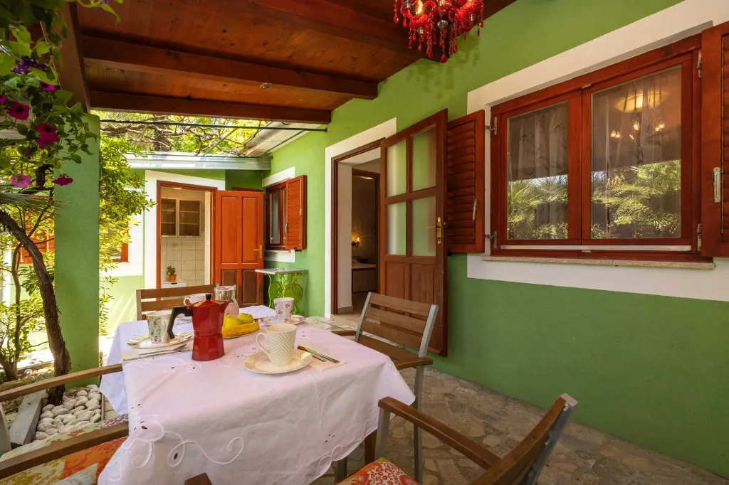2-Bedroom Apartment in Mali Lošinj for 4 Guests