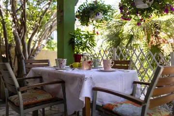 2-Bedroom Apartment in Mali Lošinj for 4 Guests