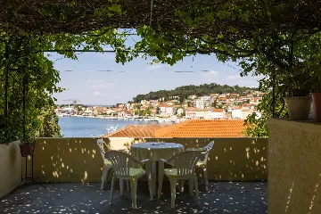 2-Bedroom Apartment in Mali Lošinj for 4 Guests