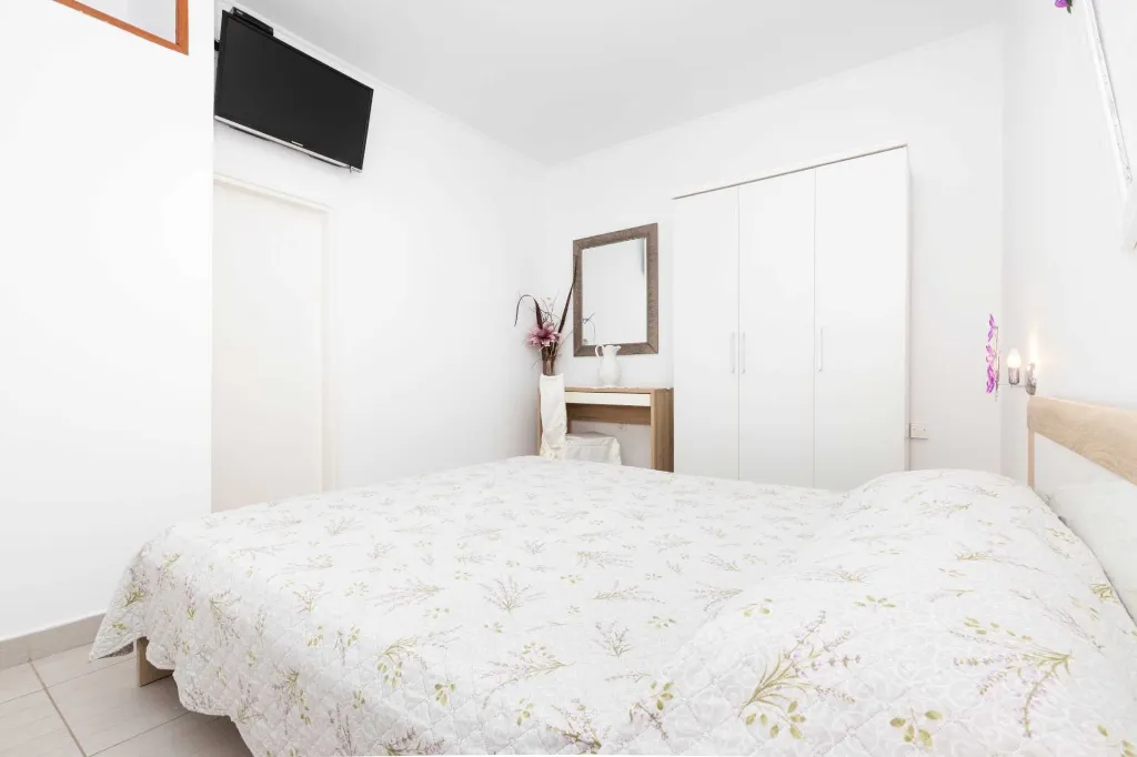 Mali Lošinj 1-Bedroom Apartment for 2 Guests