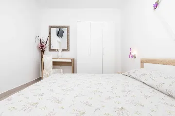 Mali Lošinj 1-Bedroom Apartment for 2 Guests