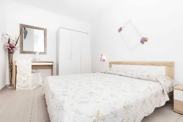 Mali Lošinj 1-Bedroom Apartment for 2 Guests