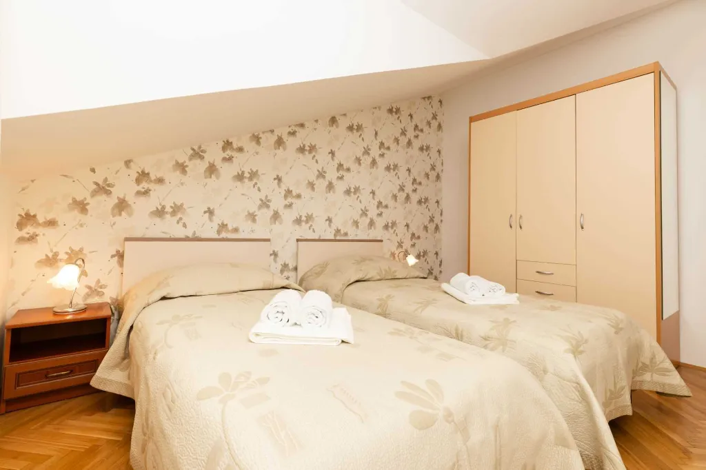 Artatore 2-Bedroom Apartment for 4 Guests