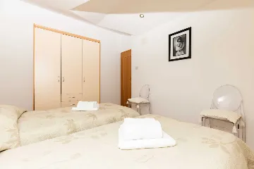 Artatore 2-Bedroom Apartment for 4 Guests