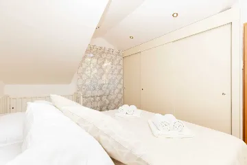 Artatore 2-Bedroom Apartment for 4 Guests