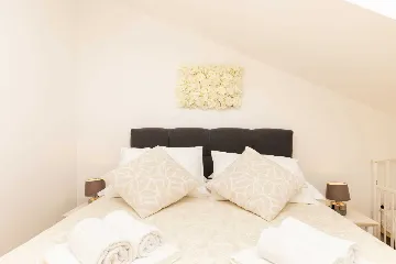 Artatore 2-Bedroom Apartment for 4 Guests