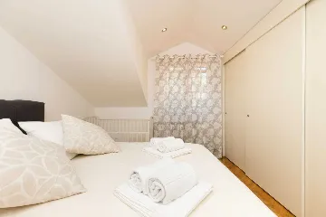 Artatore 2-Bedroom Apartment for 4 Guests