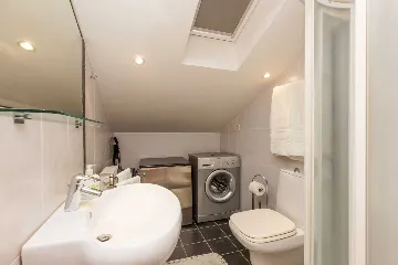 Artatore 2-Bedroom Apartment for 4 Guests