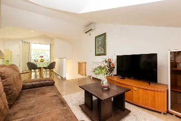 Artatore 2-Bedroom Apartment for 4 Guests