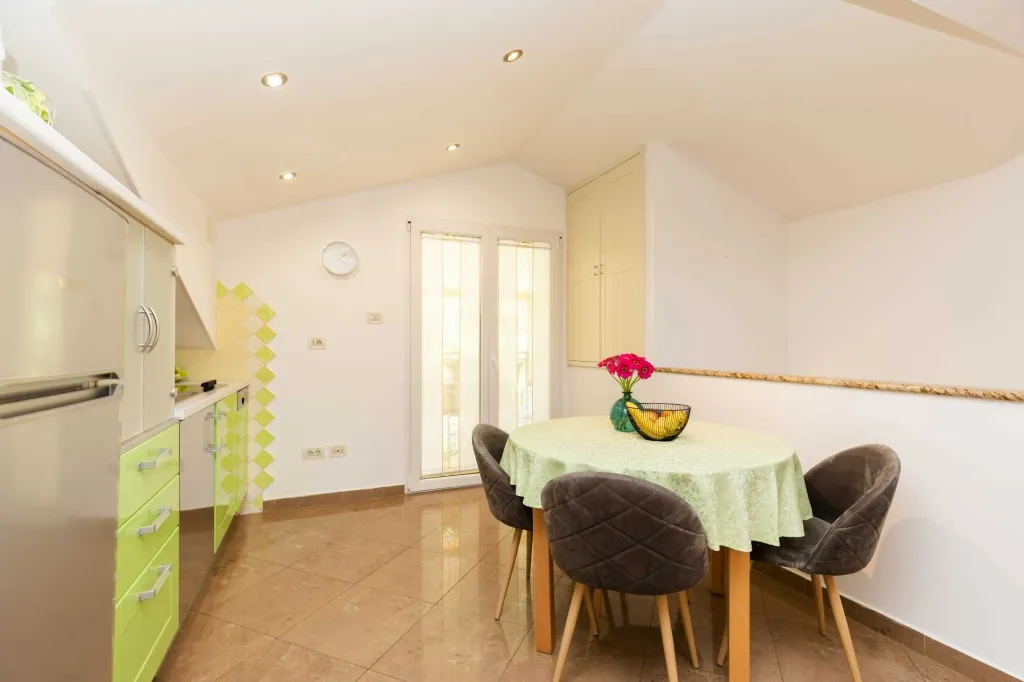 Artatore 2-Bedroom Apartment for 4 Guests