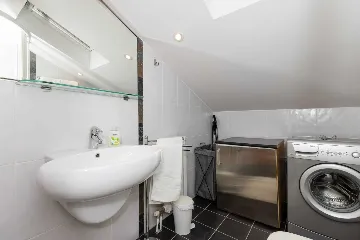 Artatore 2-Bedroom Apartment for 4 Guests