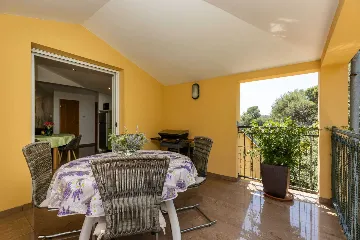 Artatore 2-Bedroom Apartment for 4 Guests