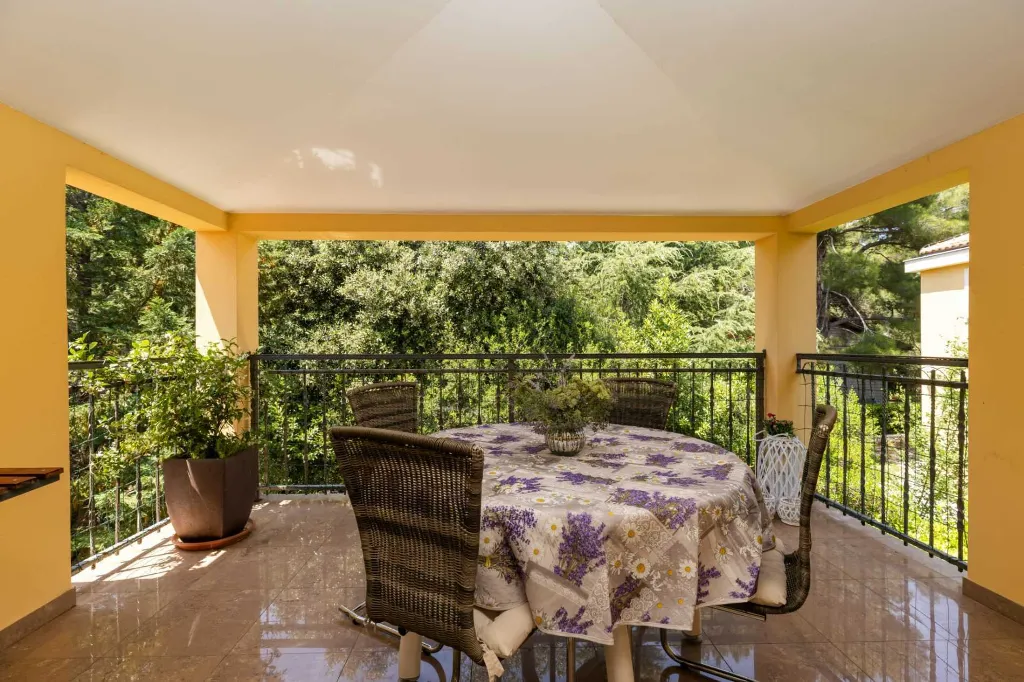 Artatore 2-Bedroom Apartment for 4 Guests