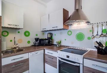 Veli Lošinj 2-Bedroom Apartment for 4 with Pet