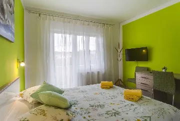 Veli Lošinj 2-Bedroom Apartment for 4 with Pet