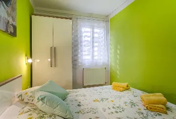 Veli Lošinj 2-Bedroom Apartment for 4 with Pet