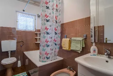 Veli Lošinj 2-Bedroom Apartment for 4 with Pet