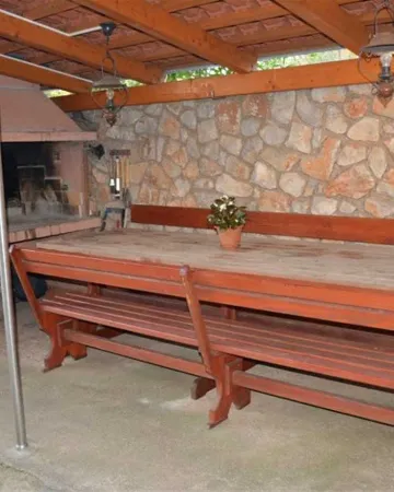 Veli Lošinj 2-Bedroom Apartment for 4 with Pet