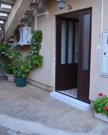 Veli Lošinj 2-Bedroom Apartment for 4 with Pet