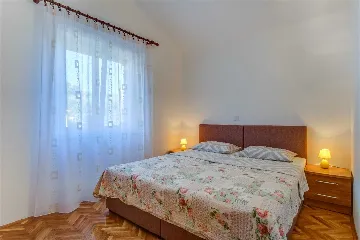 2-Bedroom Apartment in Mali Lošinj for up to 5