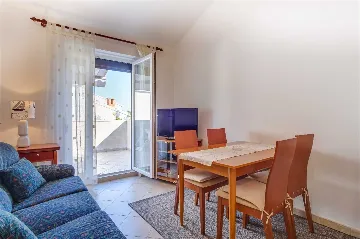 2-Bedroom Apartment in Mali Lošinj for up to 5