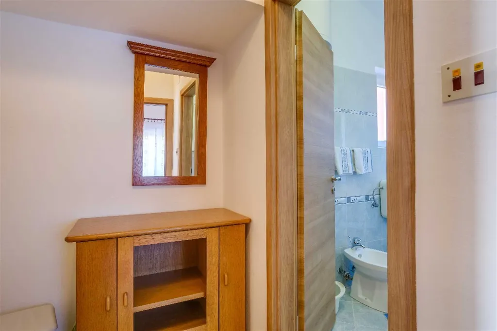 2-Bedroom Apartment in Mali Lošinj for up to 5