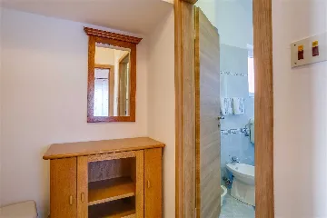 2-Bedroom Apartment in Mali Lošinj for up to 5