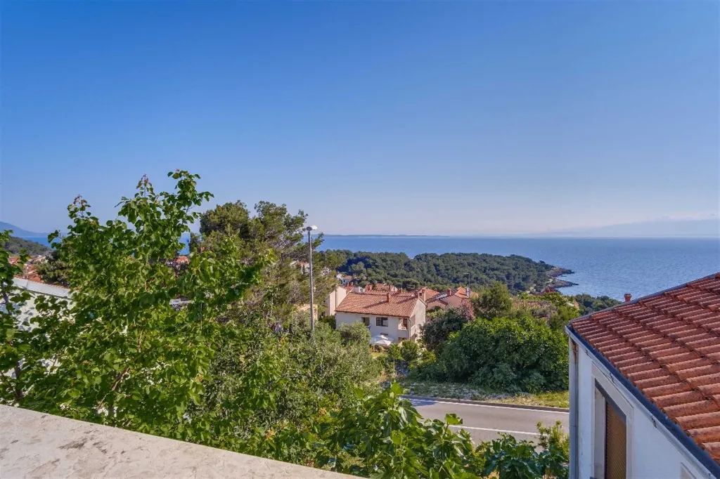 2-Bedroom Apartment in Mali Lošinj for up to 5