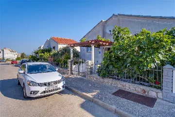 2-Bedroom Apartment in Mali Lošinj for up to 5