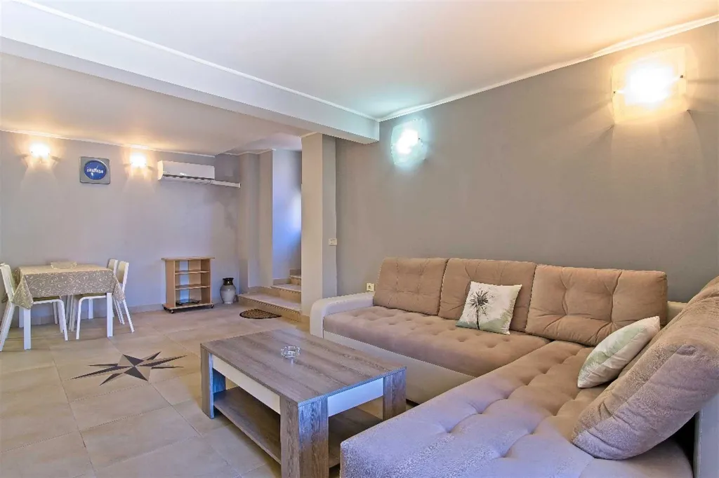 1-Bedroom Apartment in Veli Lošinj for 3 Guests