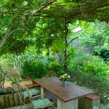 Two-Bedroom Apartment in Veli Lošinj for 4 Guests