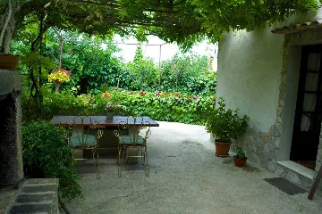 Two-Bedroom Apartment in Veli Lošinj for 4 Guests