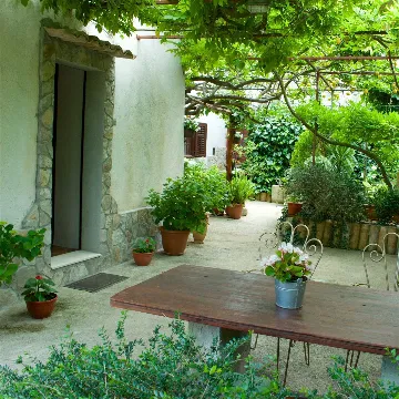 Two-Bedroom Apartment in Veli Lošinj for 4 Guests