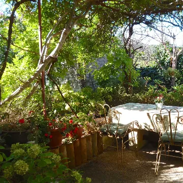 Two-Bedroom Apartment in Veli Lošinj for 4 Guests