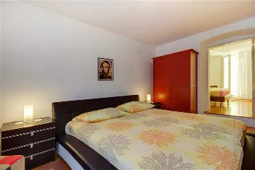 Pet-Friendly 2-Bedroom Apartment with Parking, Mali Lošinj