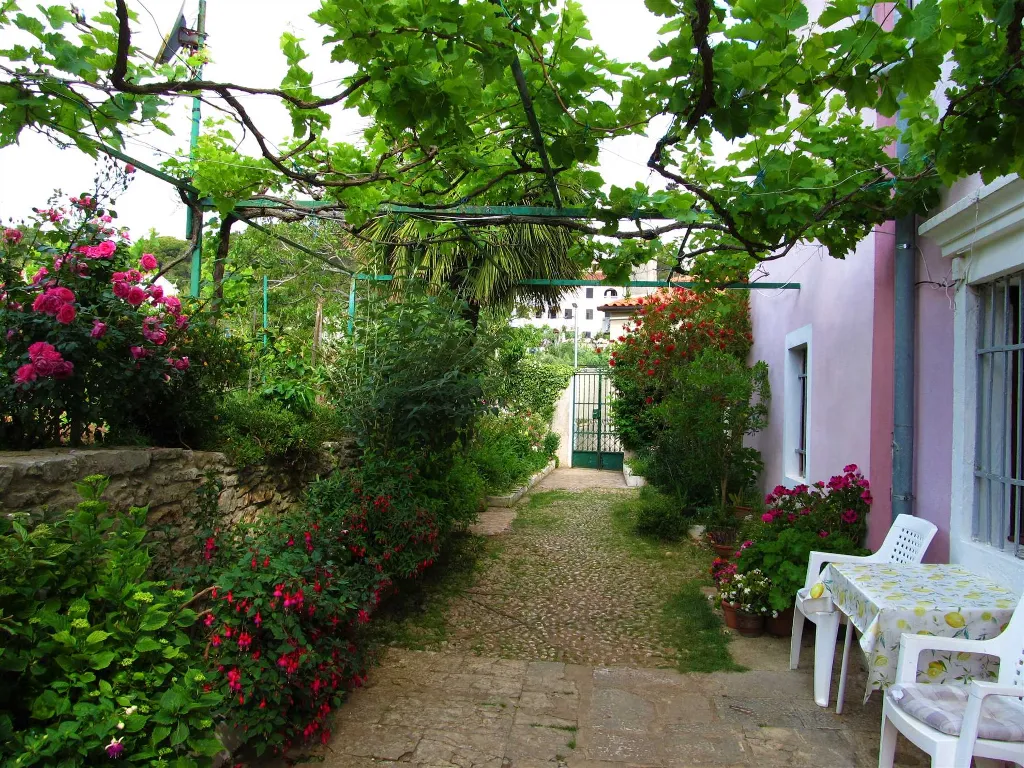 3-Bedroom Apartment in Veli Lošinj for up to 7