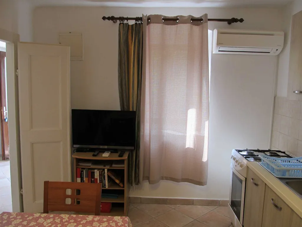 3-Bedroom Apartment in Veli Lošinj for up to 7
