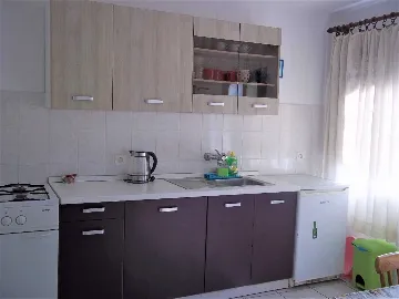 Pet-Friendly 1-Bedroom Apartment for 3 in Veli Lošinj