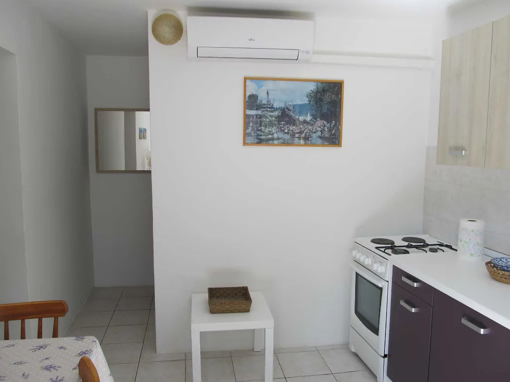 Pet-Friendly 1-Bedroom Apartment for 3 in Veli Lošinj