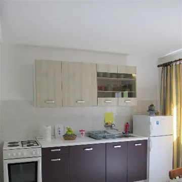 Pet-Friendly 1-Bedroom Apartment for 3 in Veli Lošinj