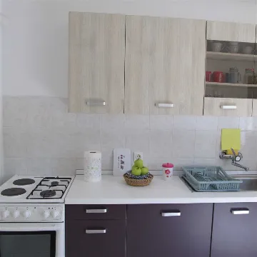 Pet-Friendly 1-Bedroom Apartment for 3 in Veli Lošinj