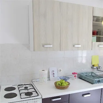 Pet-Friendly 1-Bedroom Apartment for 3 in Veli Lošinj