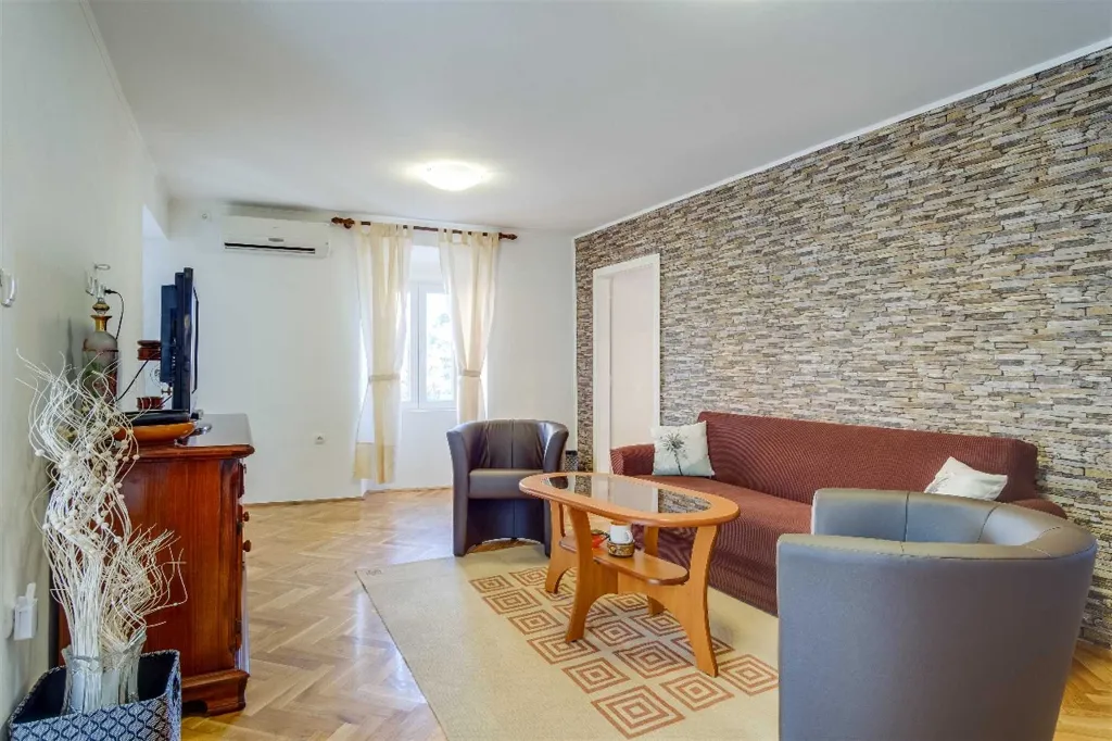 3-Bedroom Apartment for 6 in Veli Lošinj
