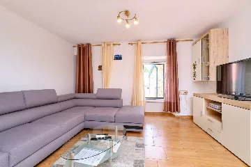 1-Bedroom Apartment in Veli Lošinj for Up to 3
