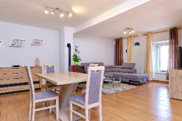 1-Bedroom Apartment in Veli Lošinj for Up to 3